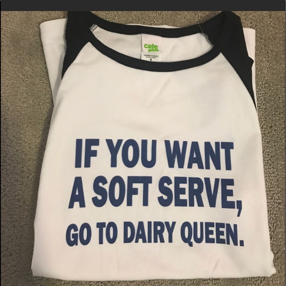 Short (cap) sleeve graphic volleyball tee